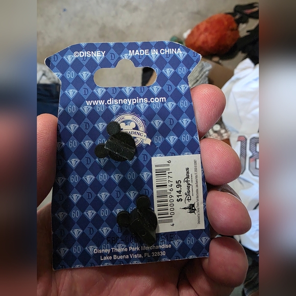 NWT DISNEYLAND 60 pin **RARE** - Picture 2 of 2